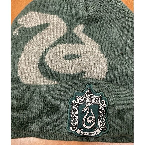 Slytherin Beanie Hat Harry‎ Potter Universal Studios Snake Green Winter Pom Pom - Picture 5 of 5